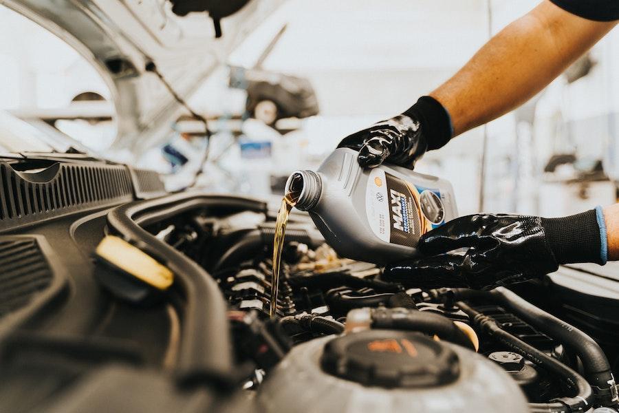 What Are the Key Benefits of Getting a Professional Oil Change and Tire Repair?